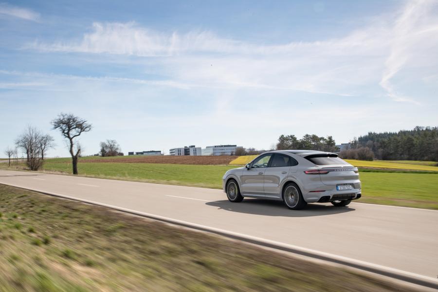  Porsche Cayenne E-Hybrid Coupe 2019 года  (WW) (фото 13 из 25)